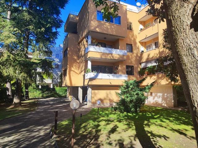 Appartamento in vendita a Roma RM