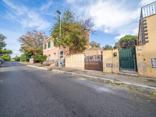 Appartamento in vendita a Roma RM