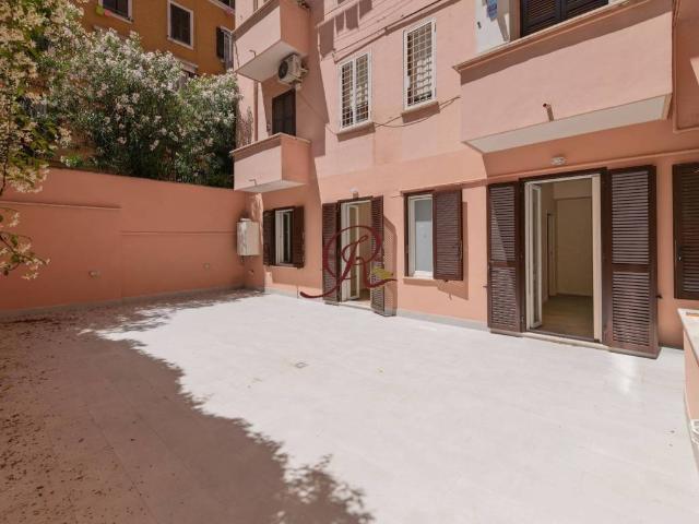 Appartamento in vendita a Roma RM