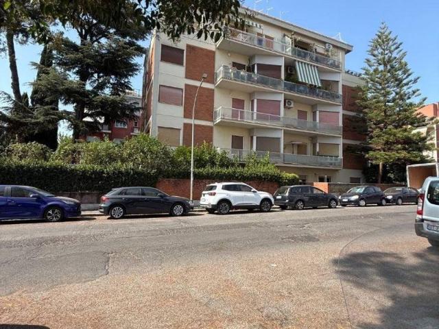 Appartamento in vendita a Roma RM