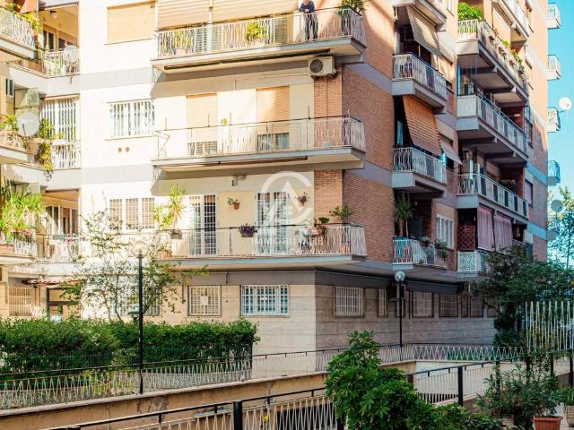 Appartamento in vendita a Roma RM