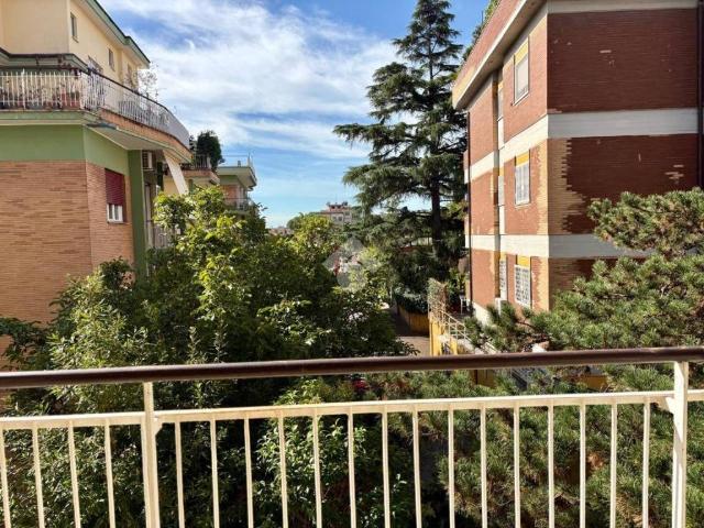 Appartamento in vendita a Roma RM