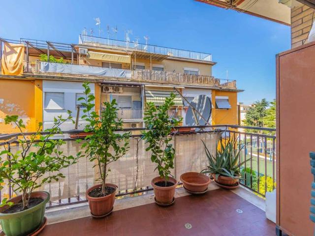 Appartamento in vendita a Roma RM