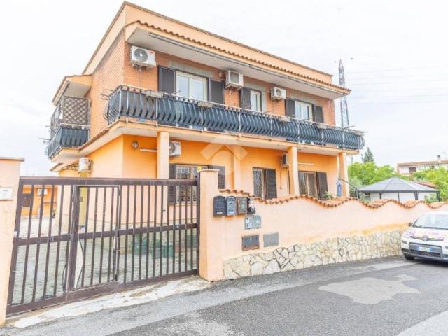 Appartamento in vendita a Roma RM