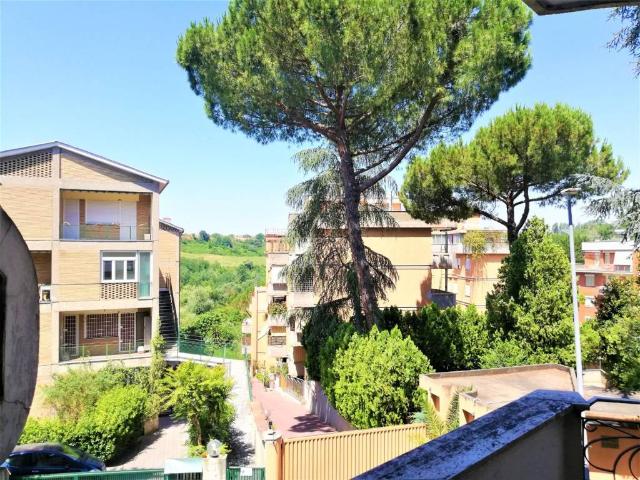 Appartamento in vendita a Roma RM