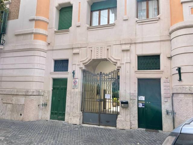 Appartamento in vendita a Roma RM