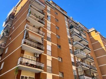 Appartamento in vendita a Roma RM