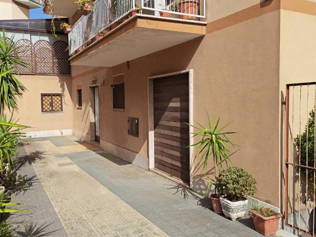 Appartamento in vendita a Roma RM