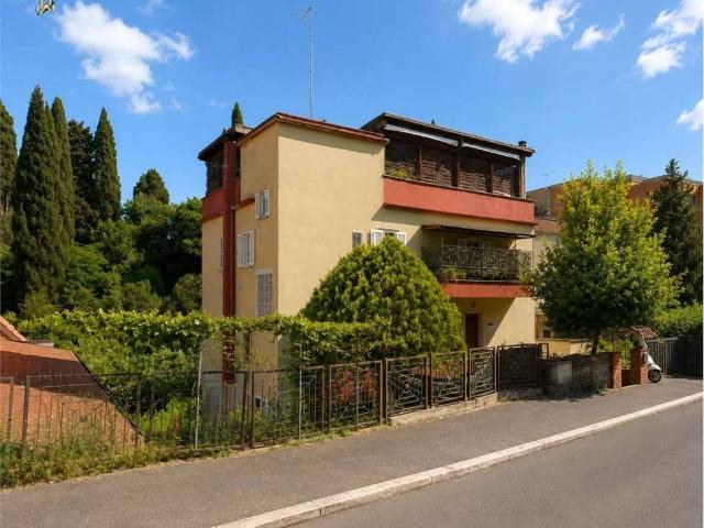 Appartamento in vendita a Roma RM
