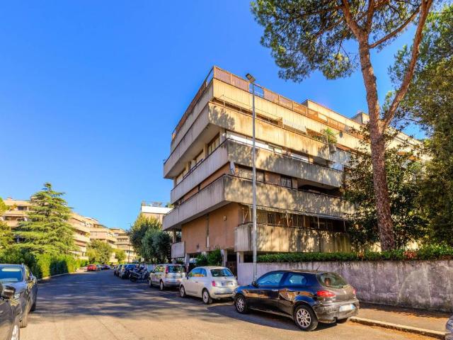 Appartamento in vendita a Roma RM