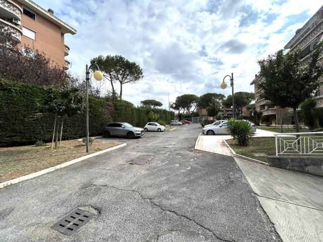 Appartamento in vendita a Roma RM