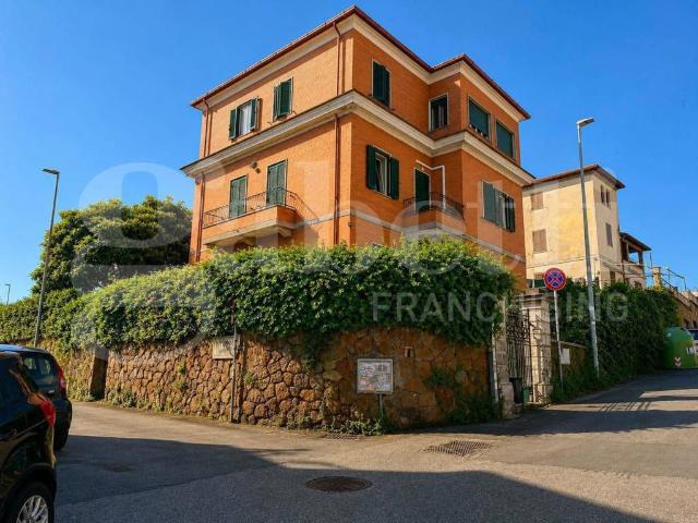 Appartamento in vendita a Roma RM