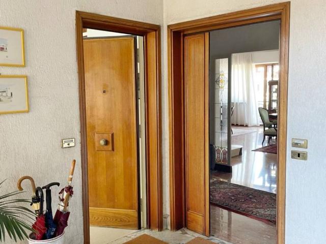 Appartamento in vendita a Roma RM