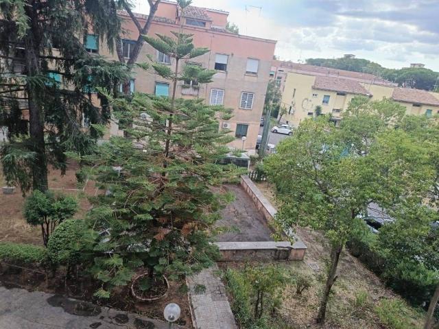 Appartamento in vendita a Roma RM
