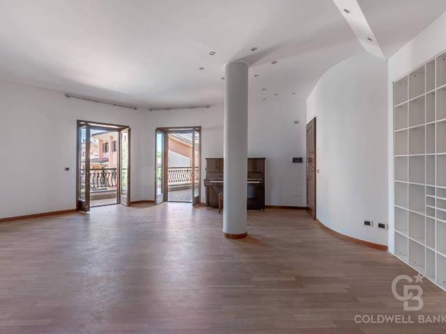 Appartamento in vendita a Roma RM