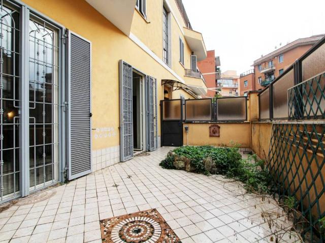 Appartamento in vendita a Roma RM