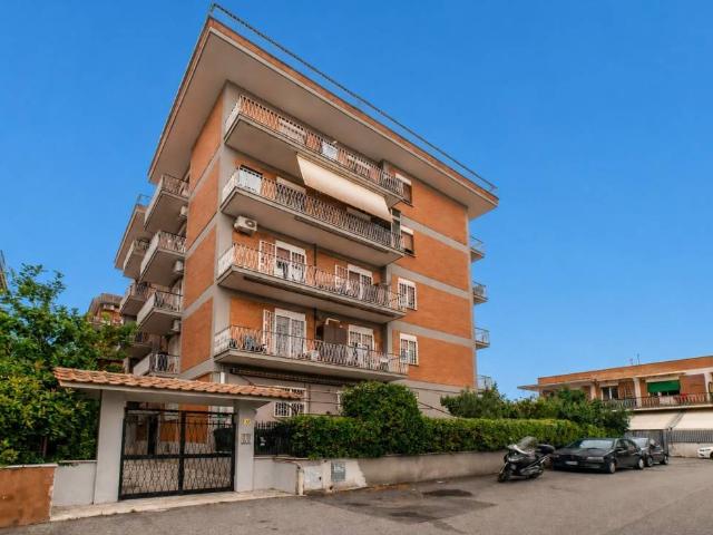 Appartamento in vendita a Roma RM