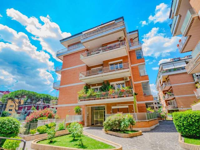 Appartamento in vendita a Roma RM