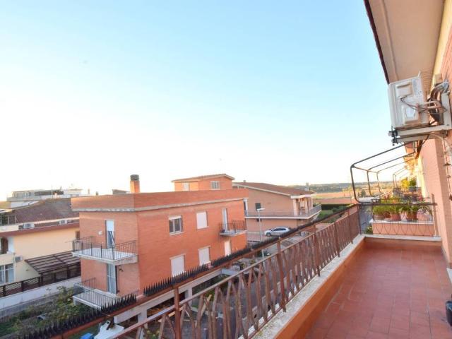 Appartamento in vendita a Roma RM