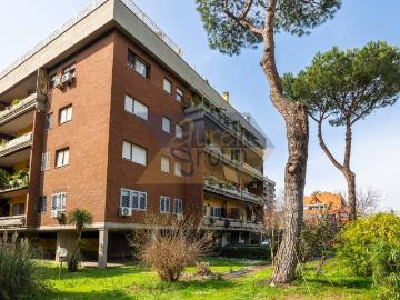 Appartamento in vendita a Roma RM