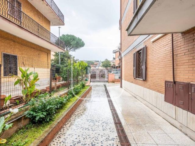Appartamento in vendita a Roma RM