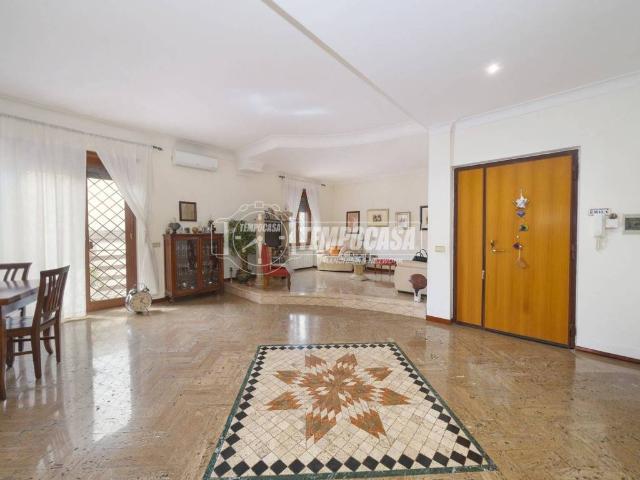 Appartamento in vendita a Roma RM
