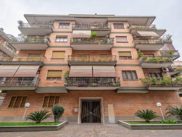 Appartamento in vendita a Roma RM