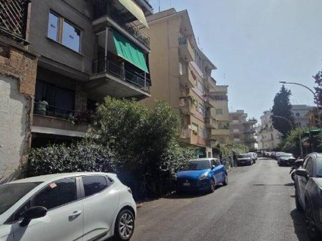 Appartamento in vendita a Roma RM