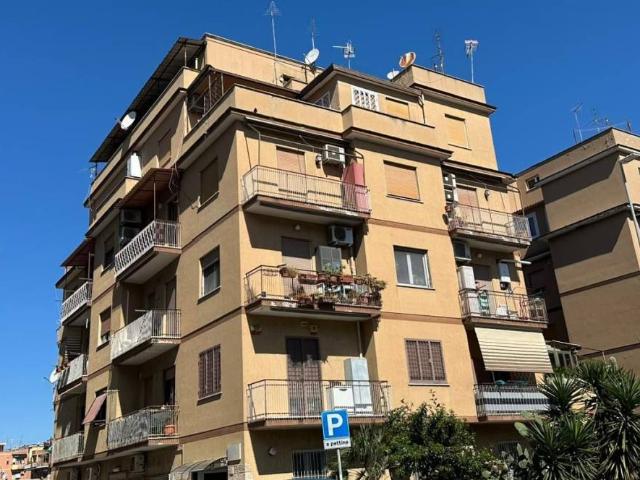 Appartamento in vendita a Roma RM
