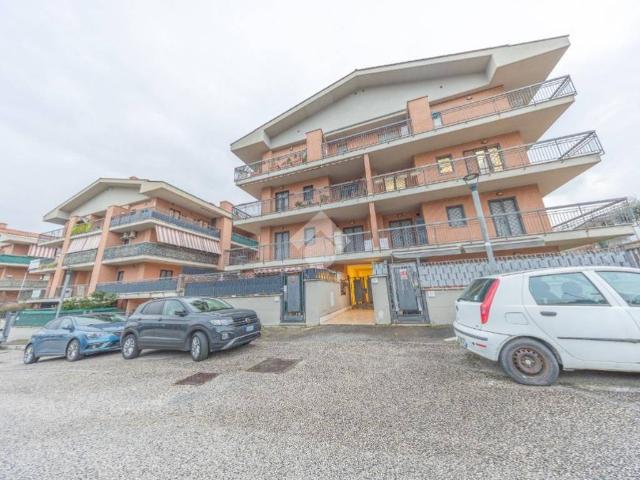 Appartamento in vendita a Roma RM