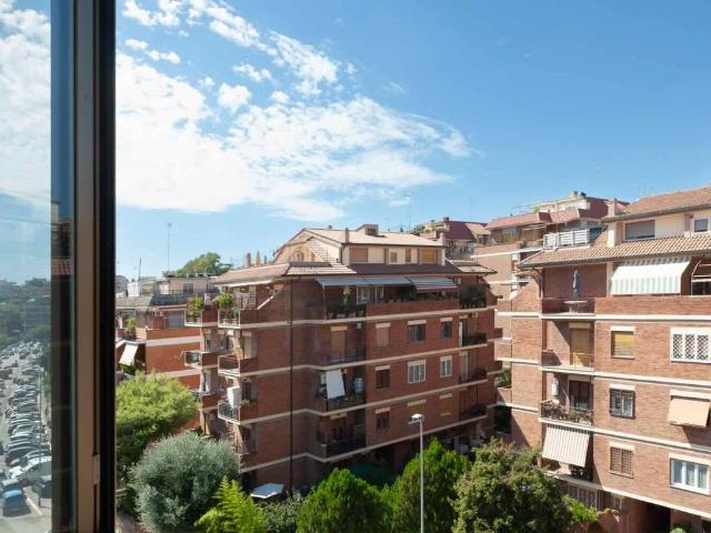 Appartamento in vendita a Roma RM