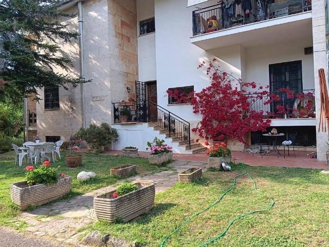 Appartamento in vendita a Roma RM