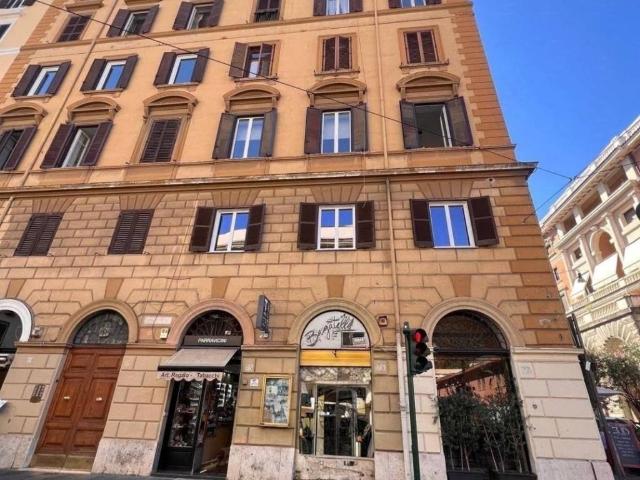 Appartamento in vendita a Roma RM