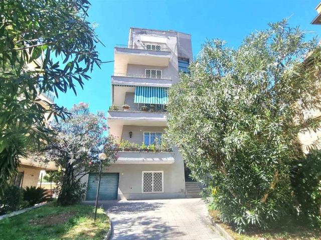 Appartamento in vendita a Roma RM