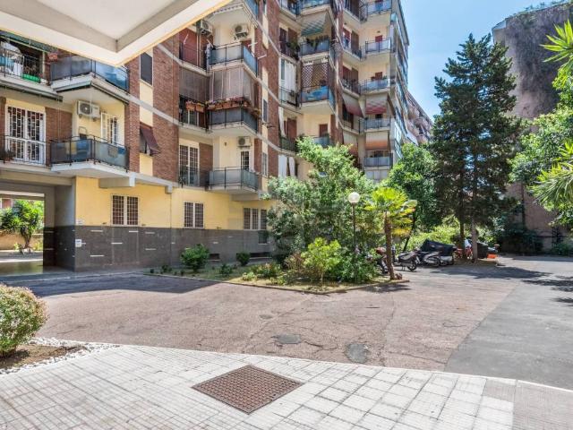 Appartamento in vendita a Roma RM