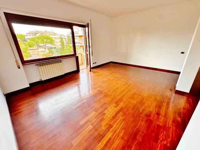 Appartamento in vendita a Roma RM