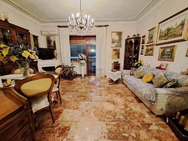 Appartamento in vendita a Roma RM