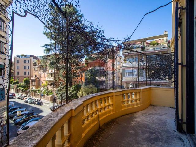 Appartamento in vendita a Roma RM