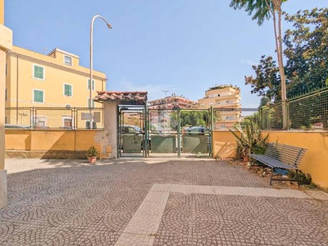 Appartamento in vendita a Roma RM