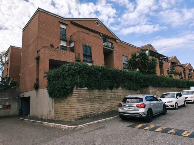 Appartamento in vendita a Roma RM