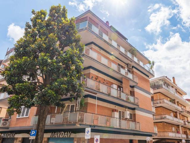 Appartamento in vendita a Roma RM