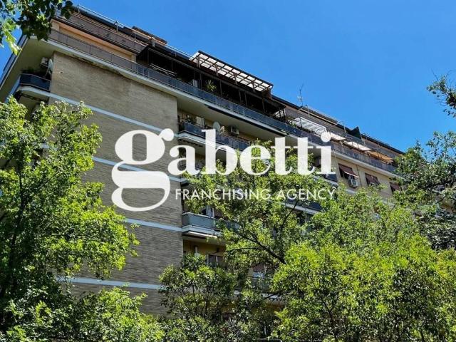 Appartamento in vendita a Roma RM