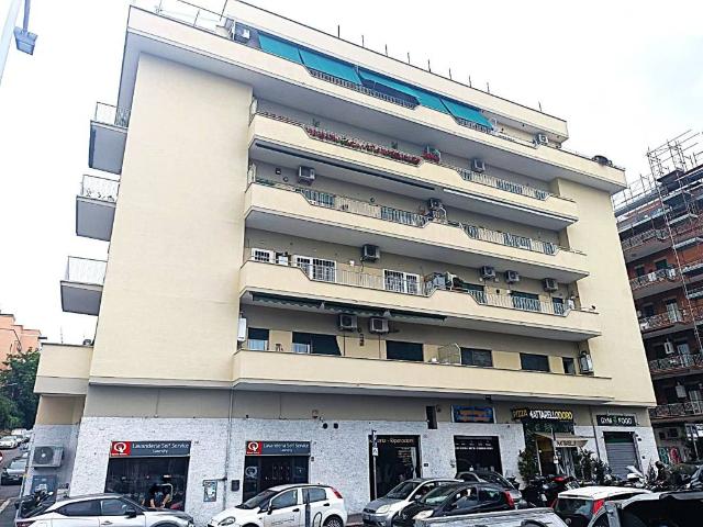 Appartamento in vendita a Roma RM