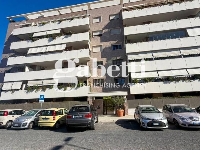 Appartamento in vendita a Roma RM