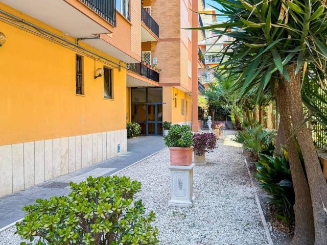 Appartamento in vendita a Roma RM