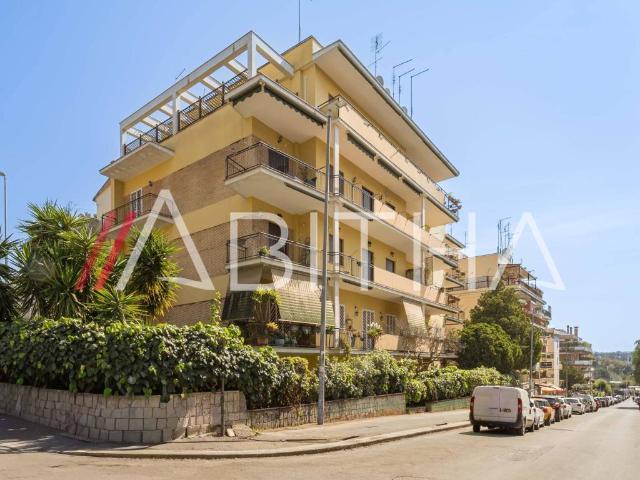 Appartamento in vendita a Roma RM