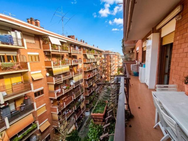 Appartamento in vendita a Roma RM