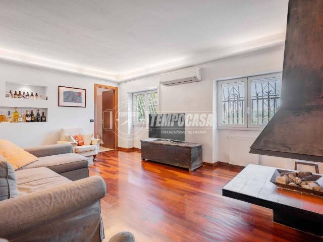 Appartamento in vendita a Roma RM