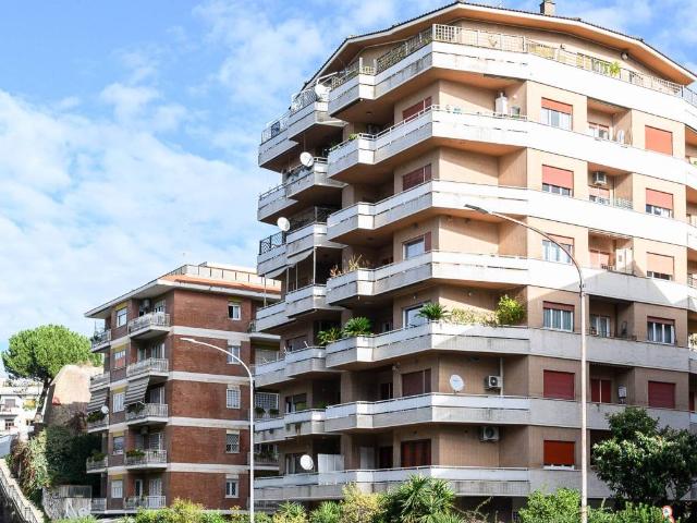 Appartamento in vendita a Roma RM