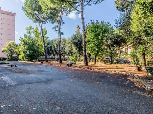 Appartamento in vendita a Roma RM